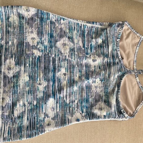 Lululemon tank - Picture 3 of 3